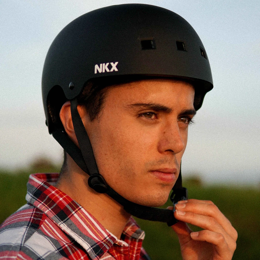 Casco certificado NKX Brain Saver para patinaje - Imagen 7